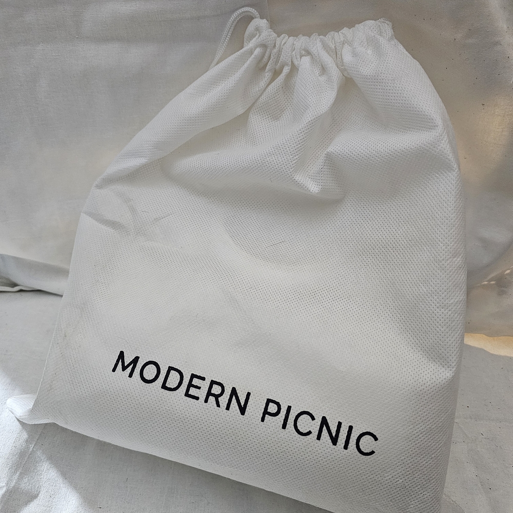 Modern Picnic Snacker Mini Luncher White with Gold Accents - Picture 3 of 12